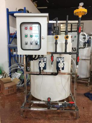 單桶兩泵加藥設備