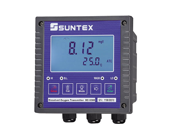 ■ 144X144 標準設計酸堿度/氧化還原變送器 ■ 一體成型外箱、透明前蓋設計，具防水、防酸氣等功能 ■ 大型液晶顯示幕，pH/ORP、Temp.手動按鍵切換顯示 ■ LED 燈號指示 Hi、Lo 動作狀態 ■ 具手動校正；手動/自動選擇溫度補償等功能 ■ 操作簡單方便